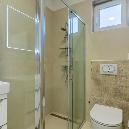 Apartament Vischetti *